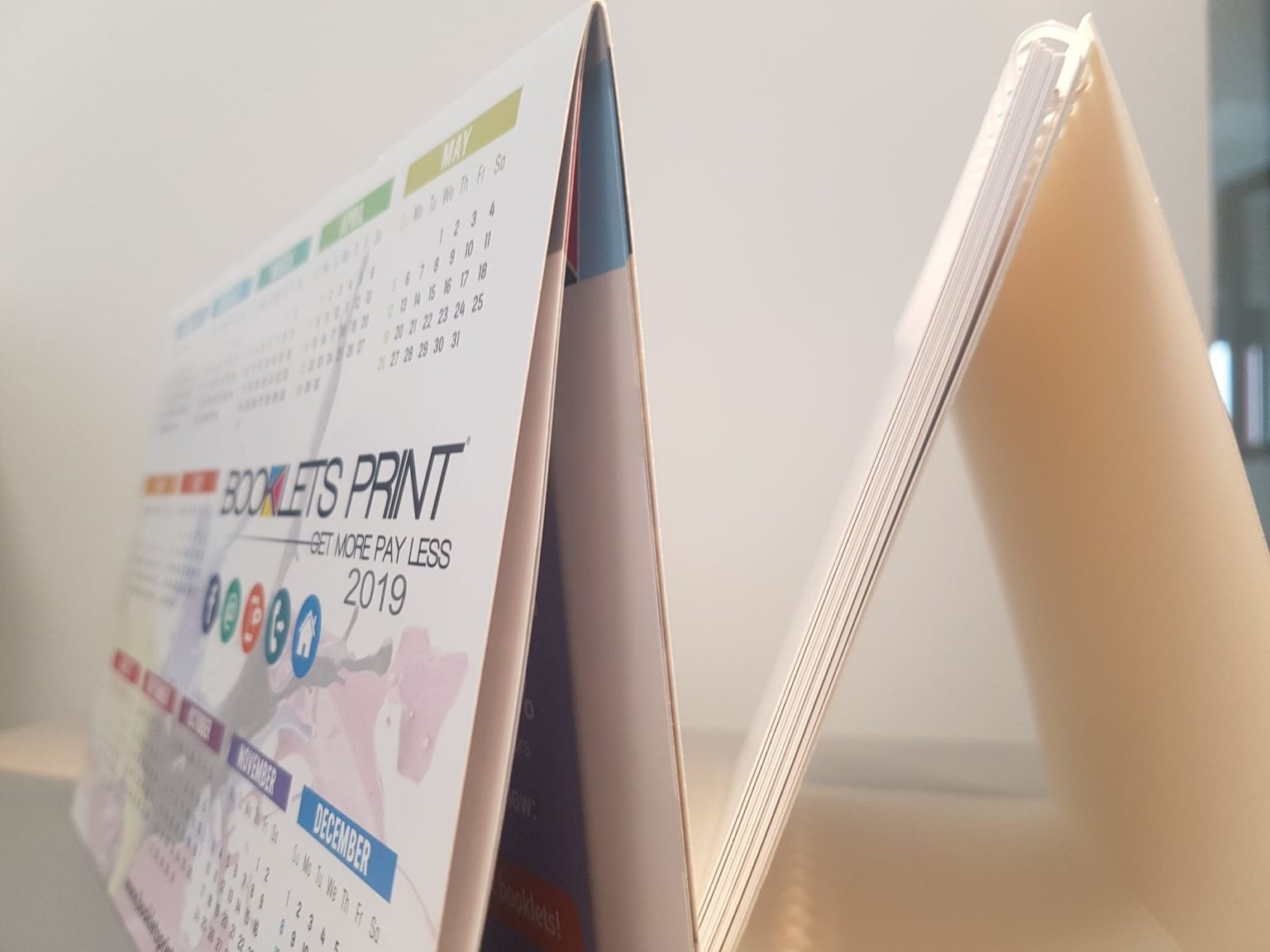 What binding for your wall calendar? BOOKLETS PRINT
